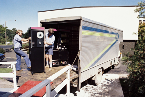 delivering-old-computers