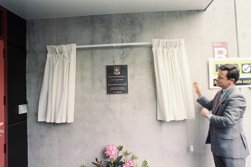 r-block-opening-plaque